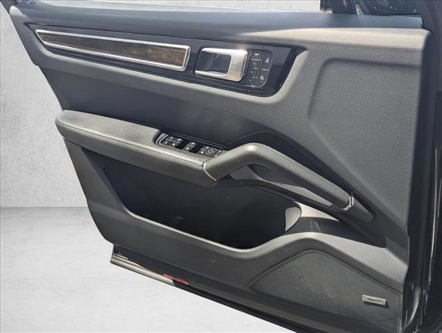 Used 2023 Porsche Cayenne image 10
