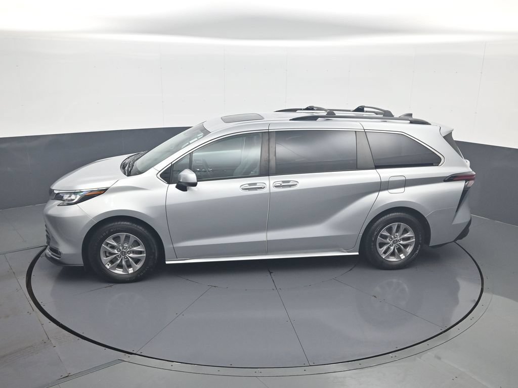 Used 2022 Toyota Sienna XLE w/ XLE Plus Package AWD/4WD image 22