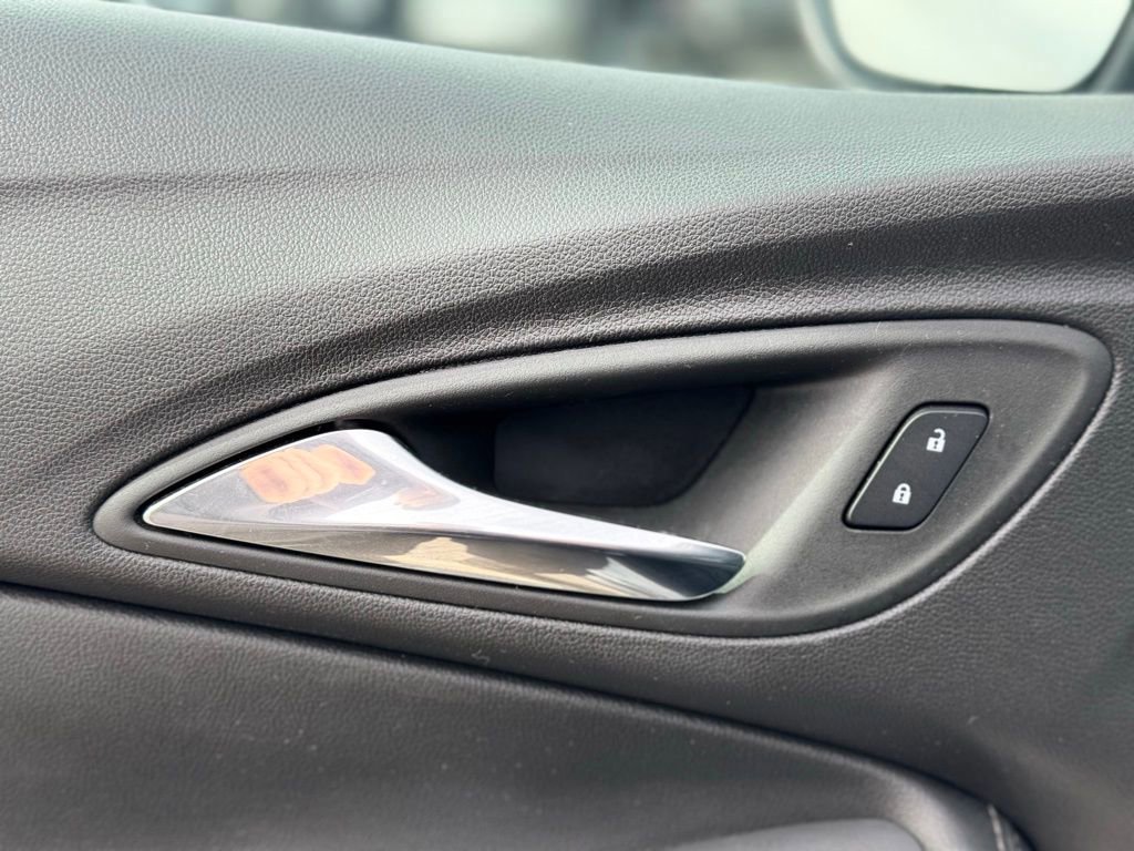 Used 2023 Buick Encore GX Select w/ Sport Touring Package image 24