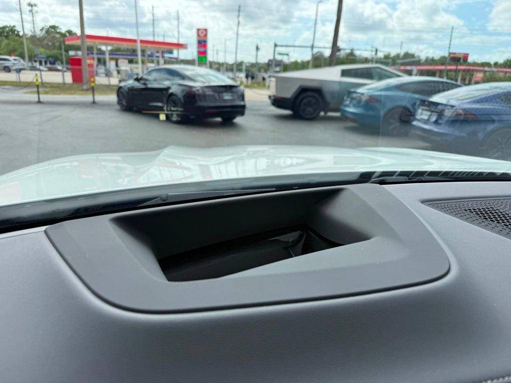 Used 2026 BMW X6 xDrive40i w/ Climate Comfort Package image 17