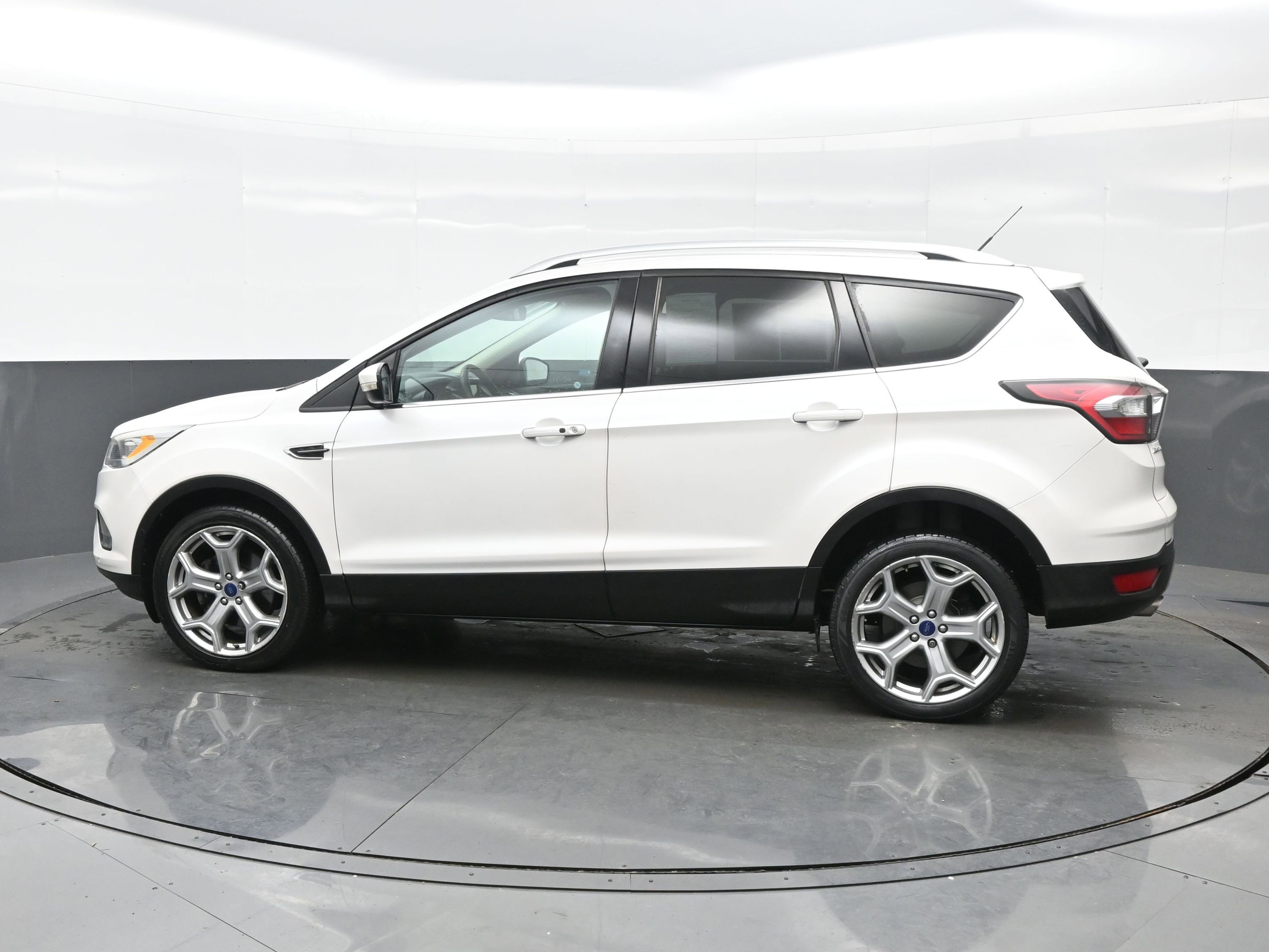 Used 2017 Ford Escape Titanium w/ Equipment Group 301A image 3