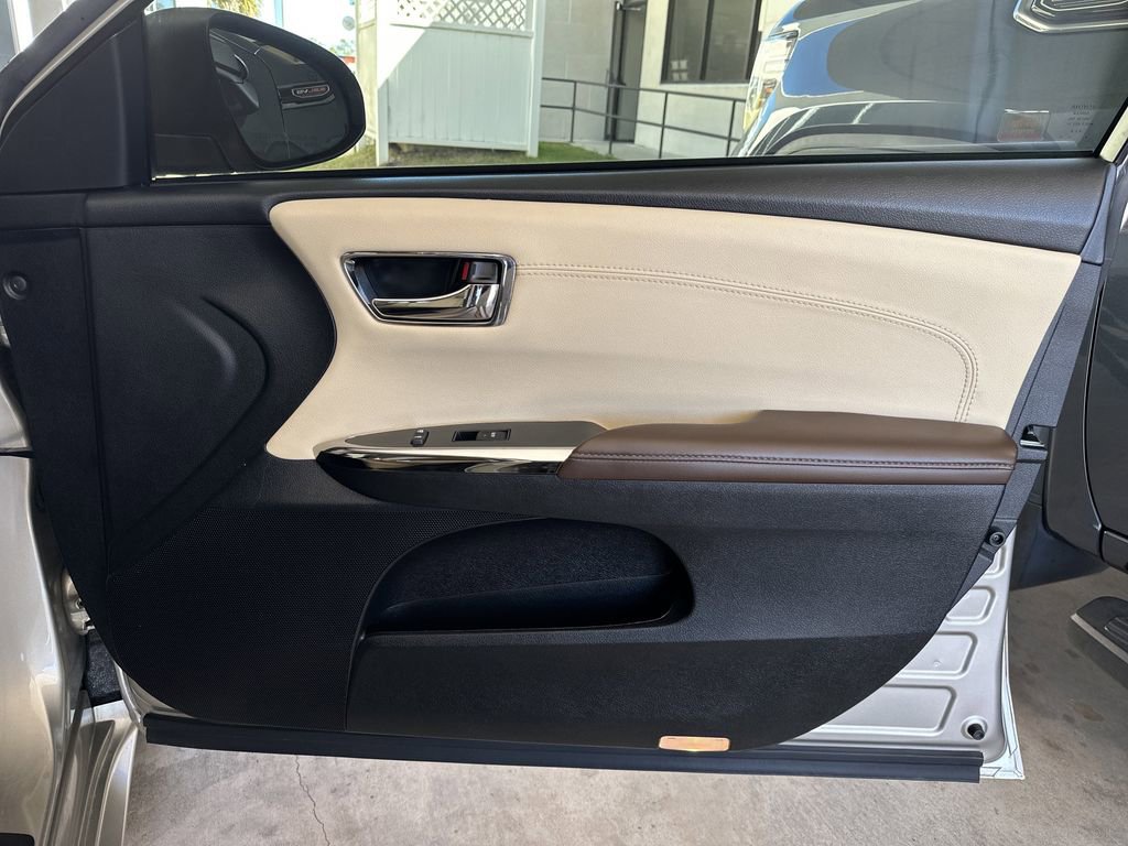 Used 2018 Toyota Avalon XLE Premium image 35