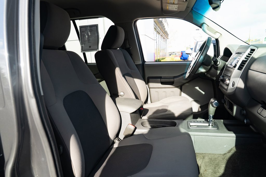 Used 2015 Nissan Xterra S image 22
