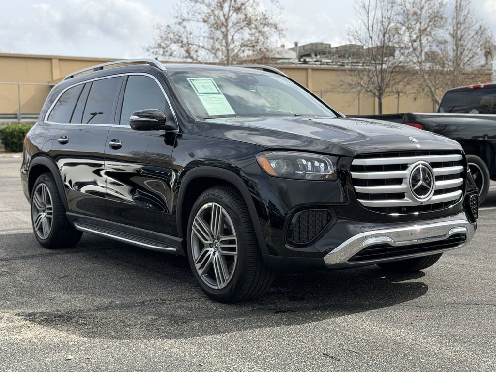 Used 2025 Mercedes-Benz GLS 450 4MATIC image 6