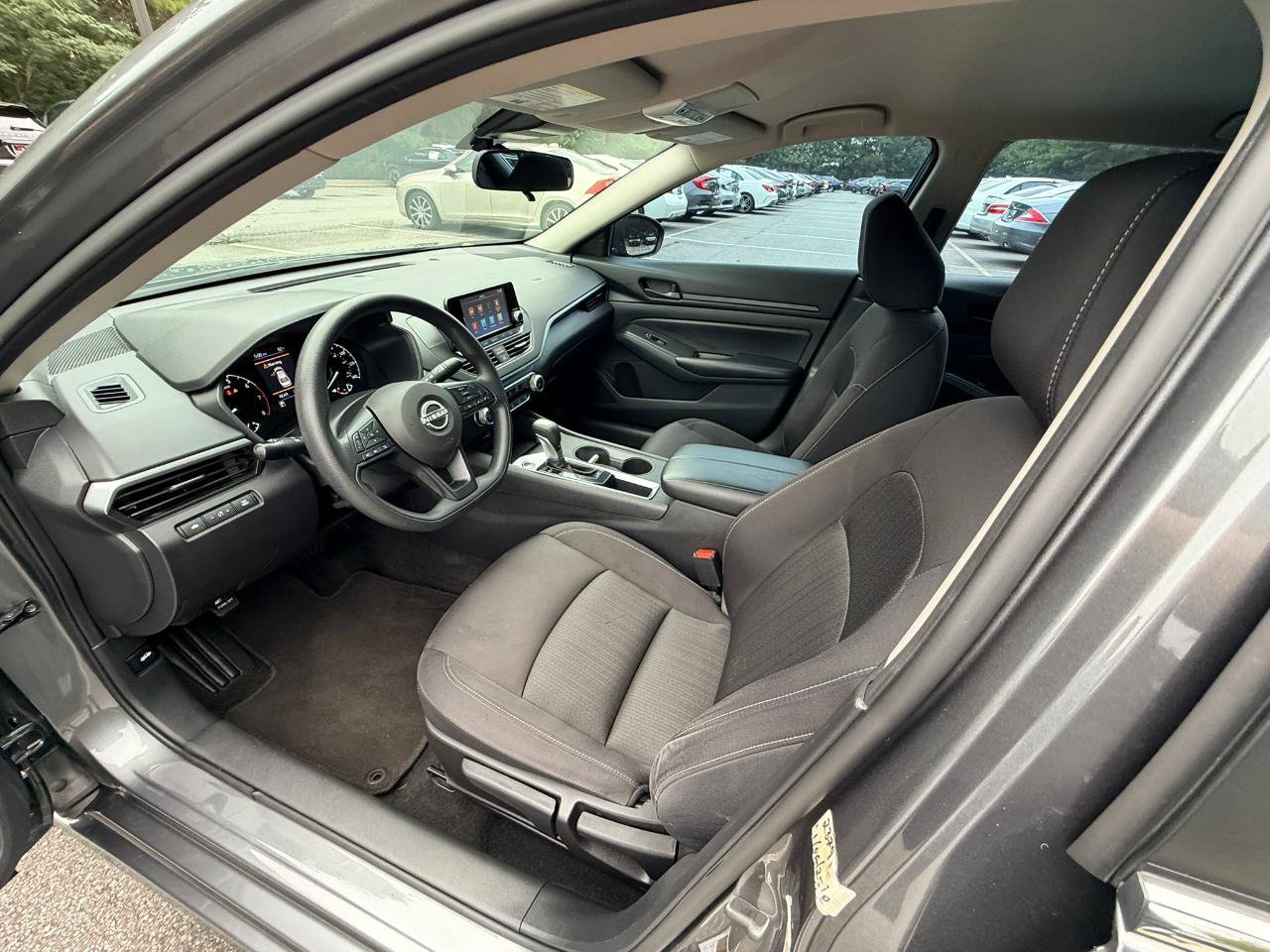 Used 2024 Nissan Altima 2.5 S FWD image 8
