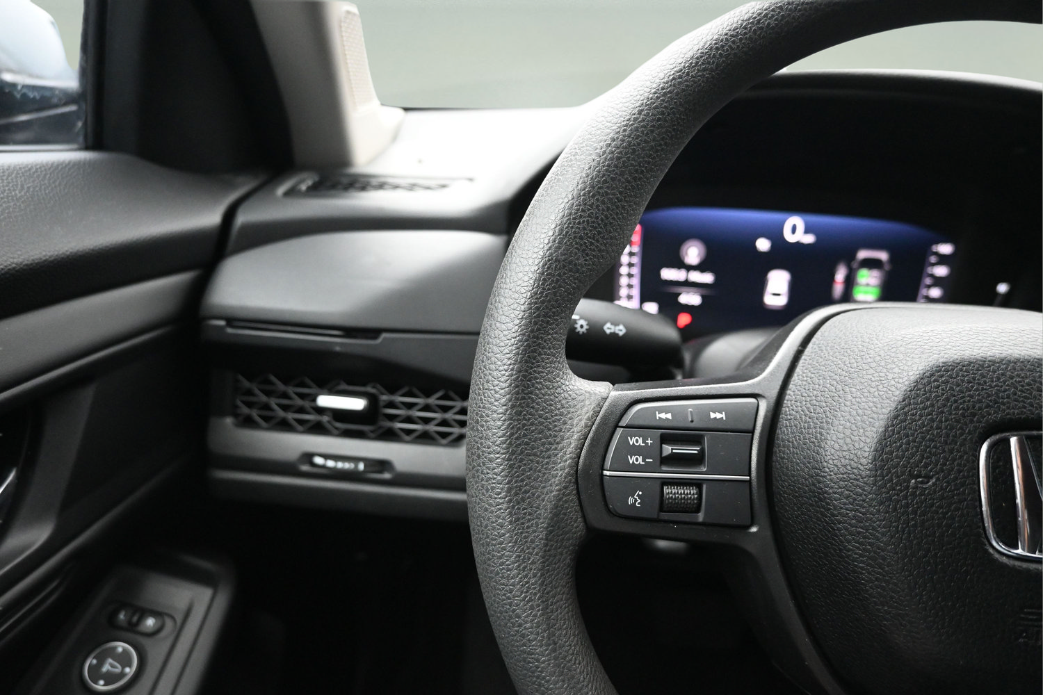 Used 2023 Honda Accord EX image 12