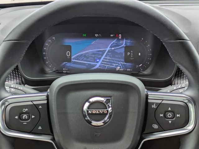 Certified 2025 Volvo XC40 B5 Plus AWD/4WD image 33
