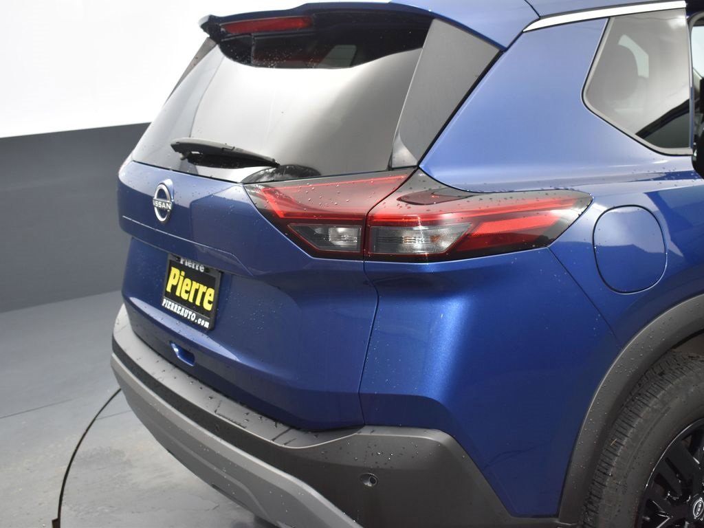 Used 2023 Nissan Rogue S image 7
