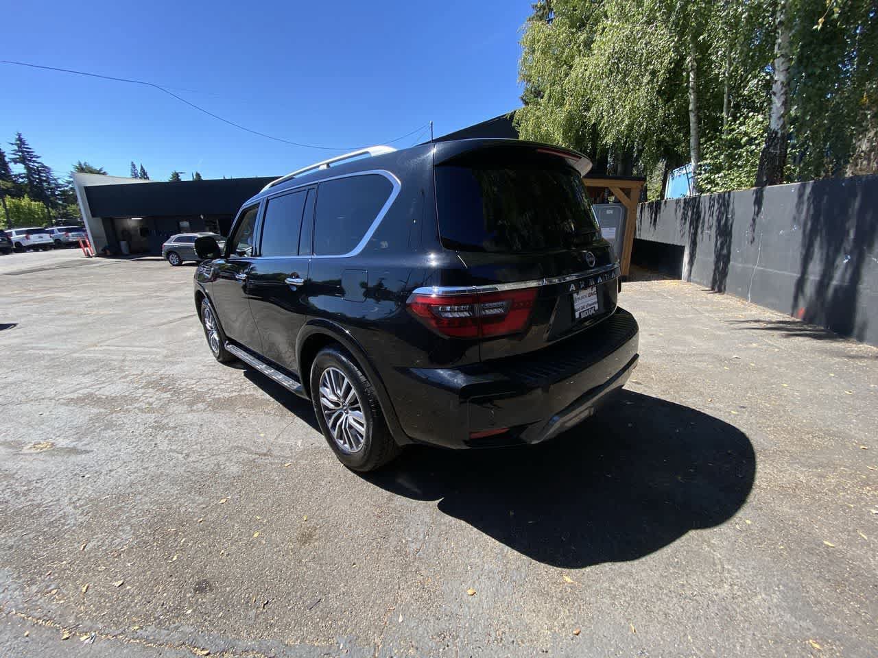 Used 2024 Nissan Armada SL w/ Captain's Chairs Package AWD/4WD image 4
