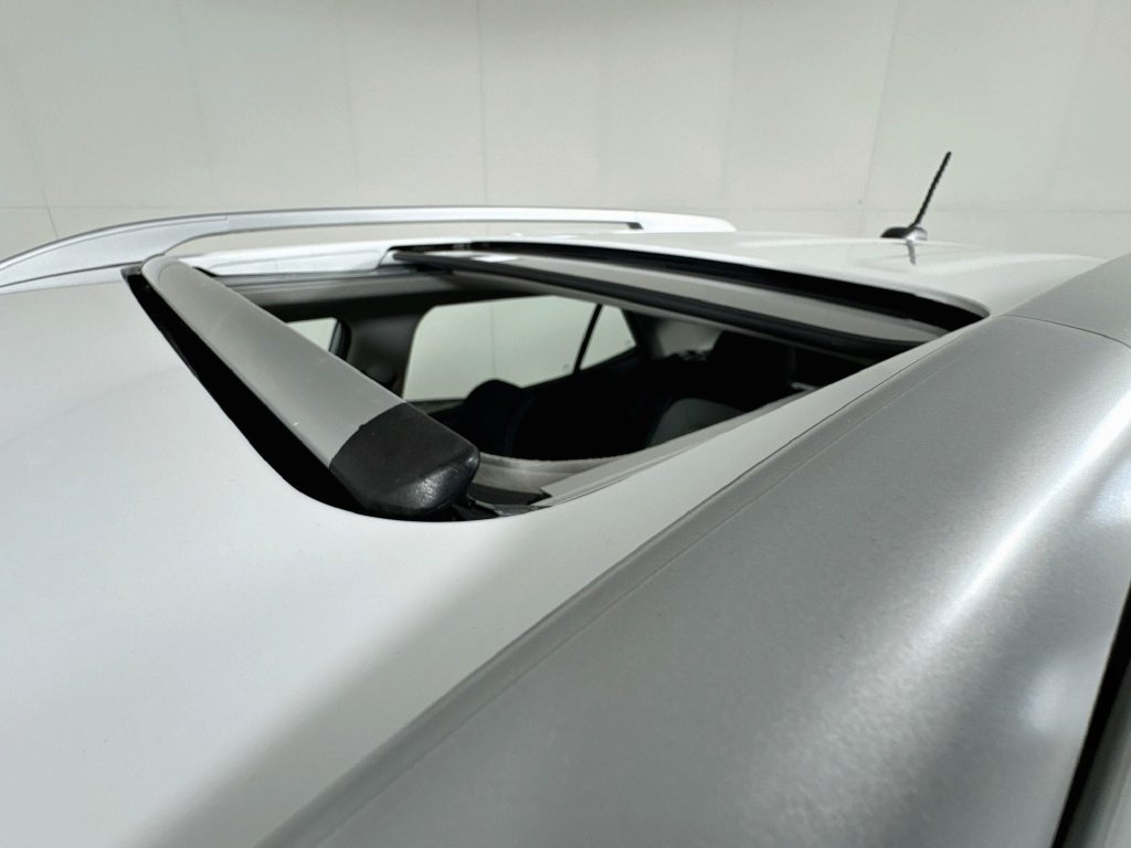 Used 2025 Hyundai Venue SEL FWD image 12