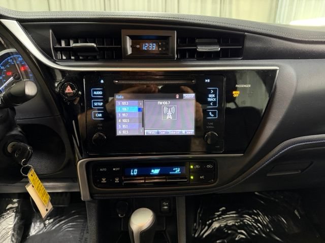 Used 2017 Toyota Corolla SE w/ Carpet Mat Package (TMS) FWD image 13
