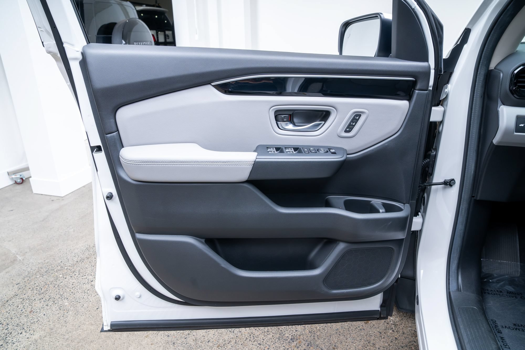 Used 2025 Honda Pilot EX-L image 19