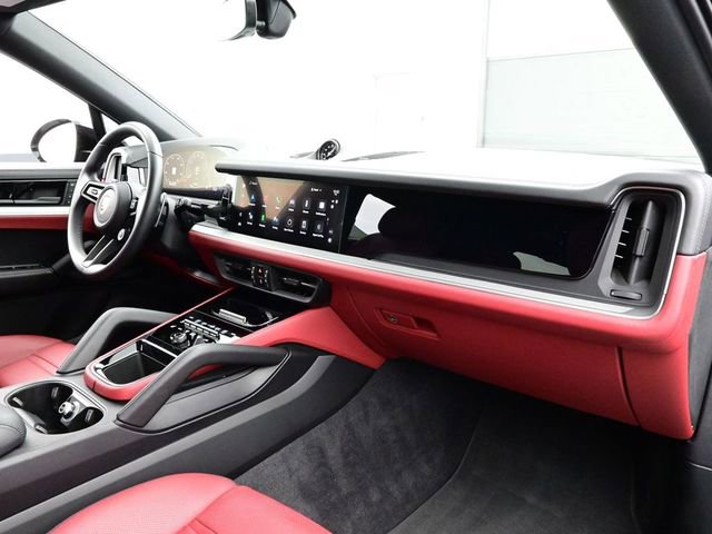Certified 2024 Porsche Cayenne Coupe AWD/4WD image 19