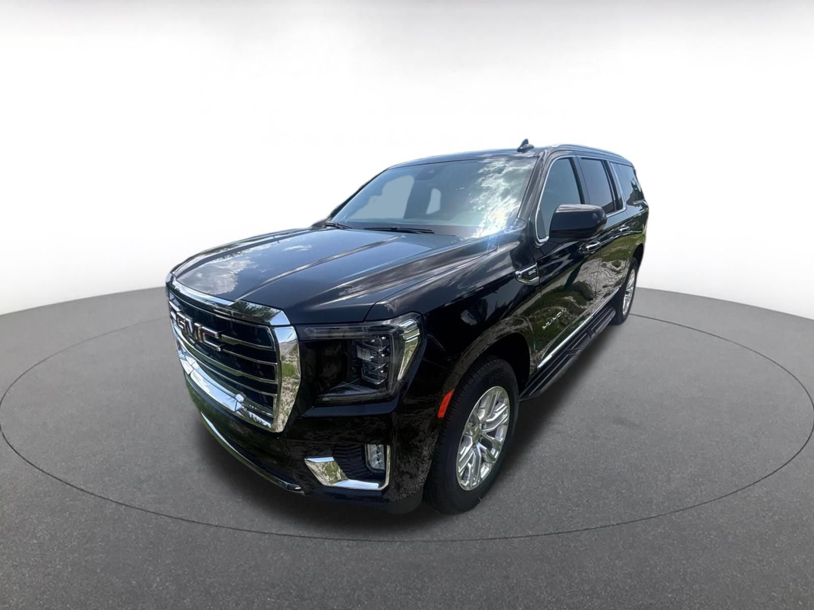 Used 2024 GMC Yukon XL SLT RWD image 4