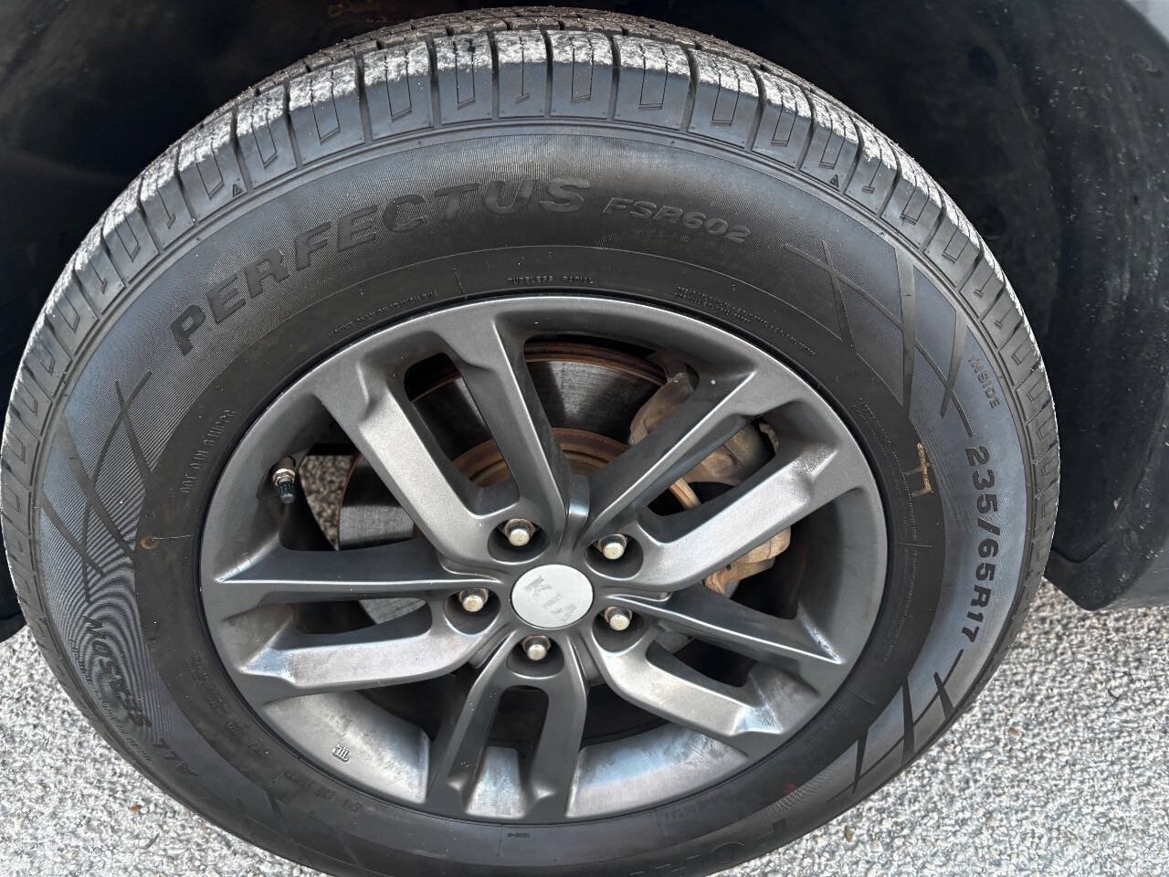 Used 2015 Kia Sorento LX FWD image 12