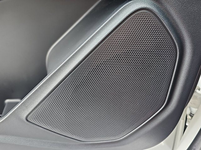 Used 2022 Ford Explorer XLT w/ Equipment Group 202A image 30