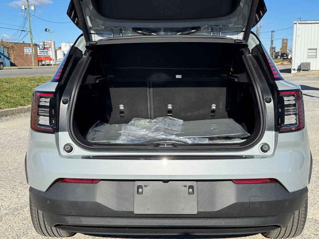 New 2026 Volvo EX30 Plus w/ Protection Package Premier image 15
