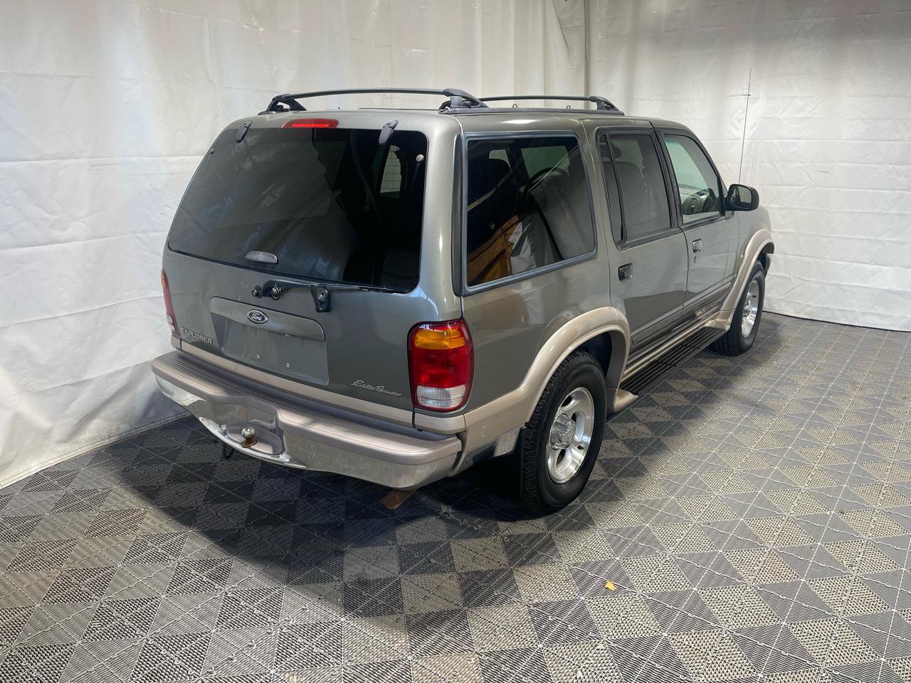 Used 2000 Ford Explorer Eddie Bauer AWD/4WD image 6