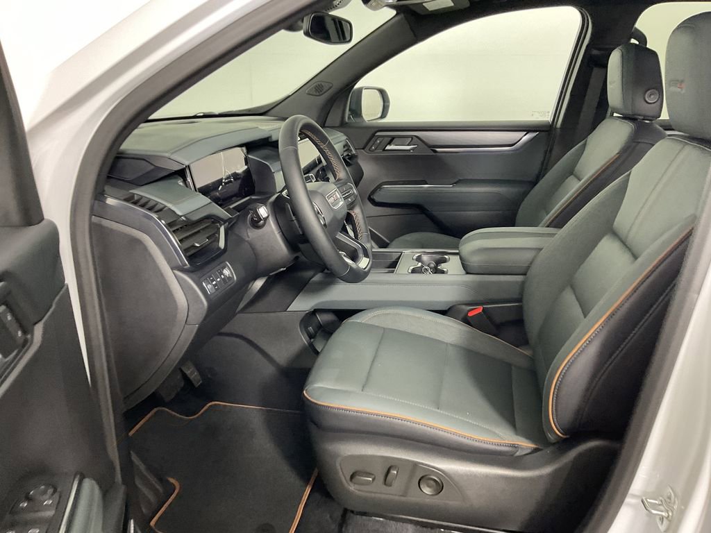 Used 2025 GMC Acadia AT4 image 18