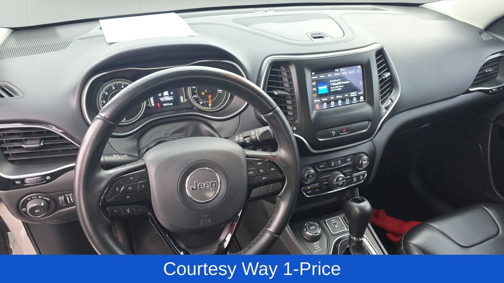 Used 2019 Jeep Cherokee Latitude Plus AWD/4WD image 12
