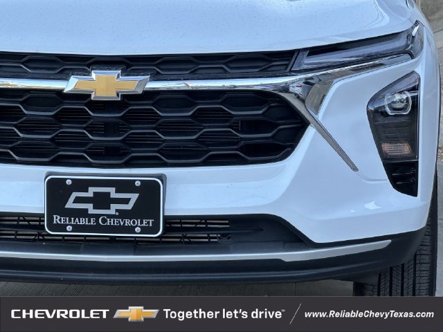 Used 2026 Chevrolet Trax LT FWD image 9