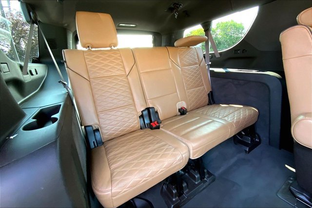 Used 2022 Cadillac Escalade ESV Premium Luxury w/ Performance Package AWD/4WD image 28