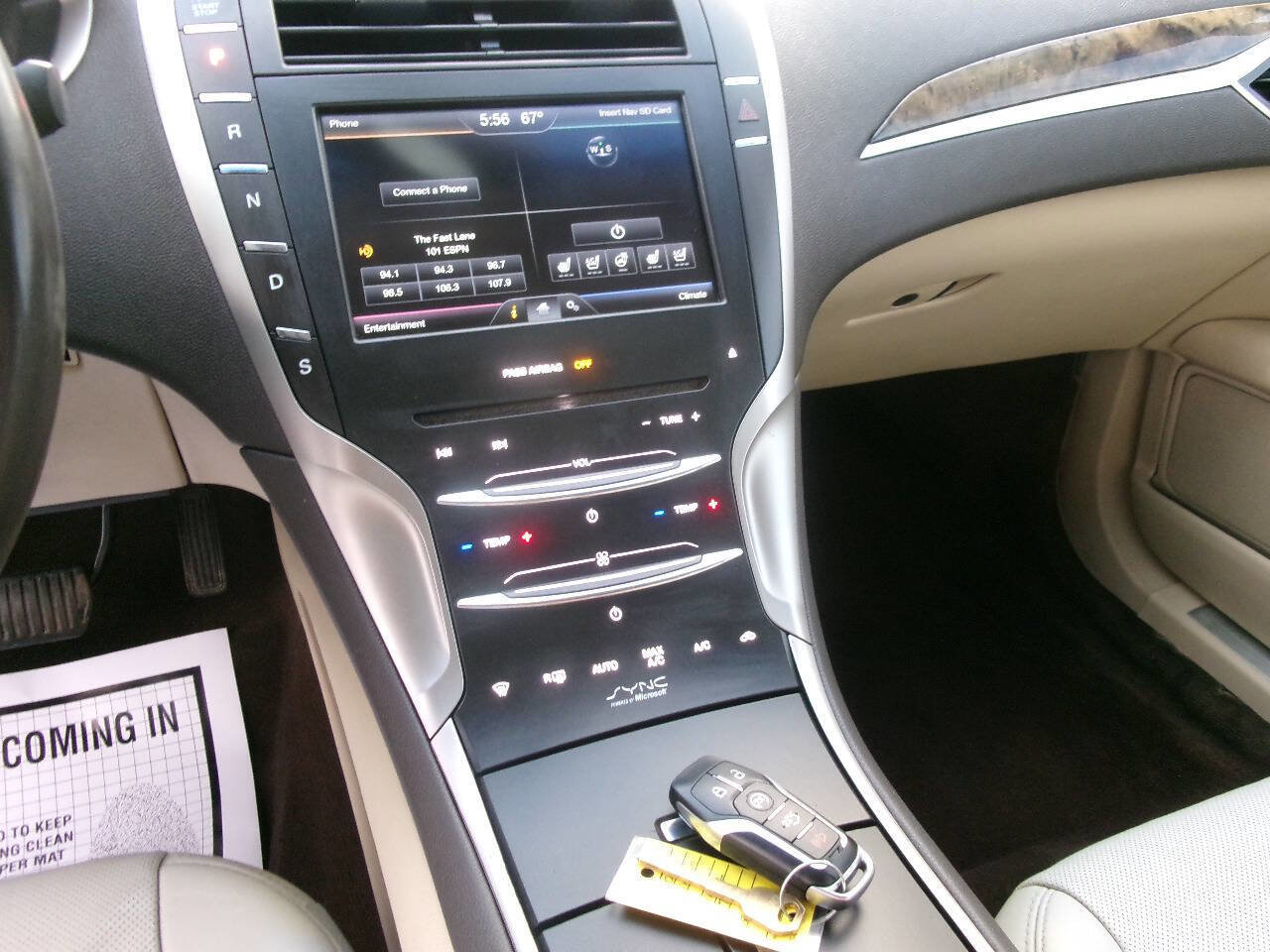 Used 2015 Lincoln MKZ Base 4dr Sedan w/ Equipment Group 102A Reserve image 16