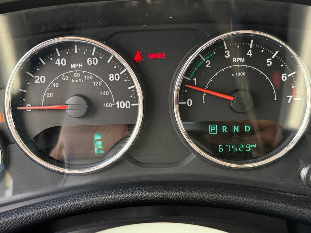 Used 2014 Jeep Wrangler Unlimited Rubicon w/ Connectivity Group AWD/4WD image 28