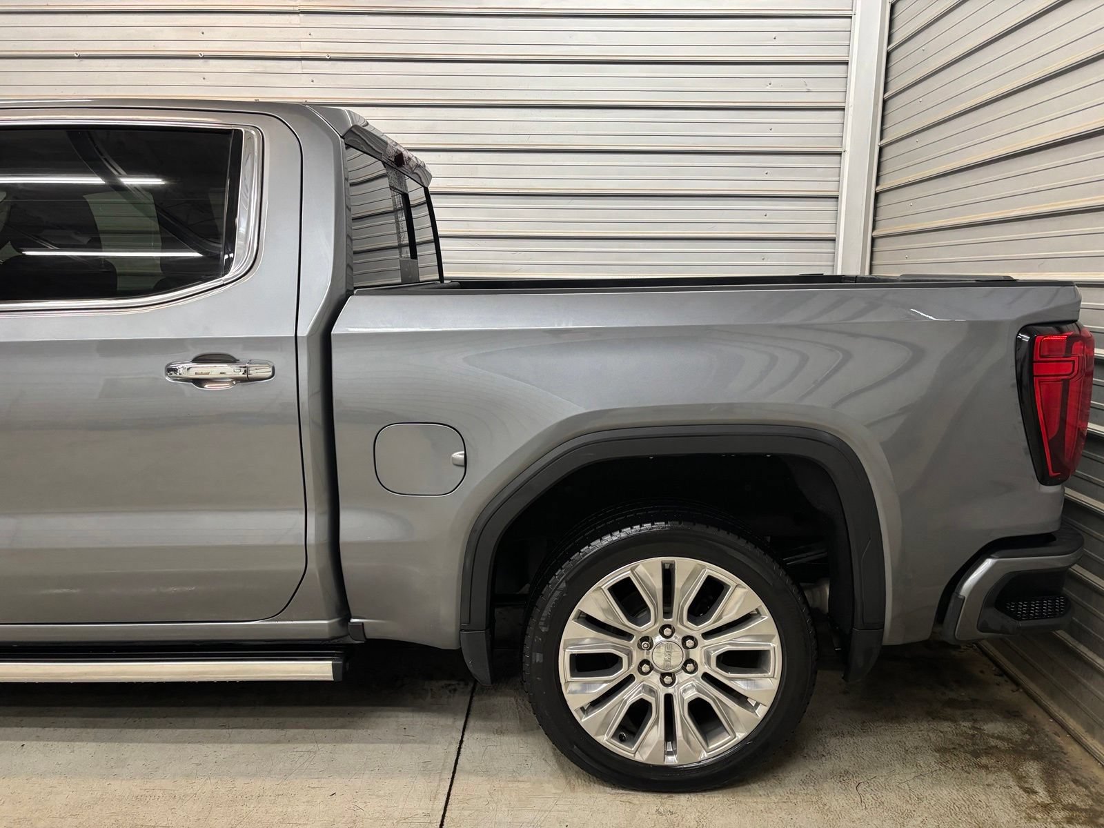 Used 2021 GMC Sierra 1500 Denali w/ Denali Ultimate Package AWD/4WD image 5