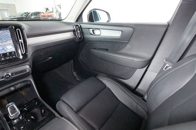 Certified 2026 Volvo XC40 B5 Plus AWD/4WD image 8
