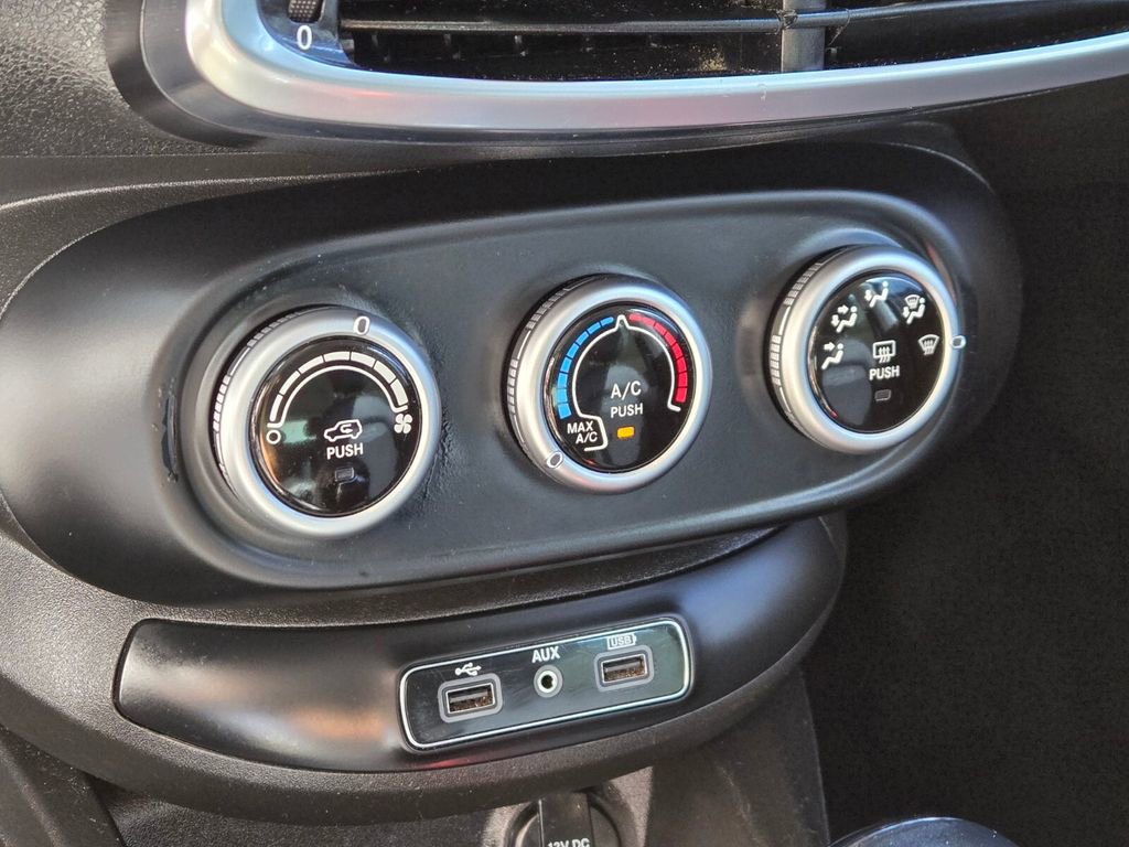 Used 2019 FIAT 500X Pop image 27