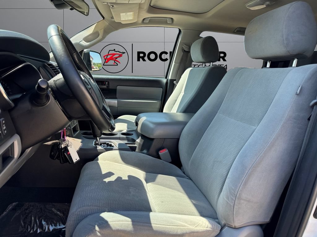 Certified 2019 Toyota Sequoia SR5 AWD/4WD image 10