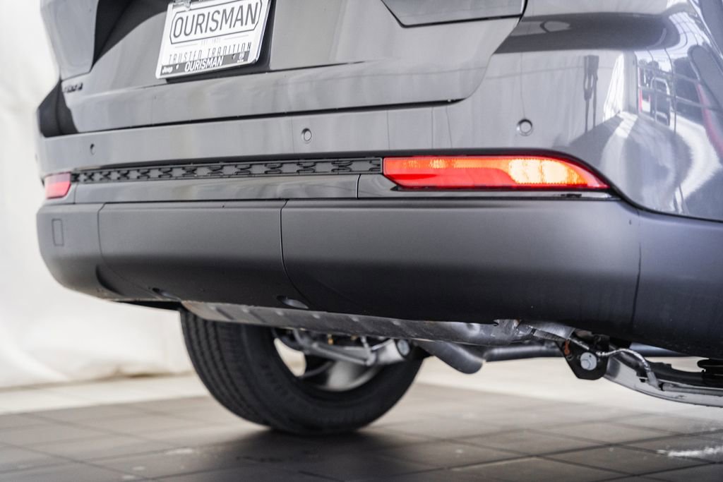 New 2025 Jeep Grand Cherokee Altitude image 8