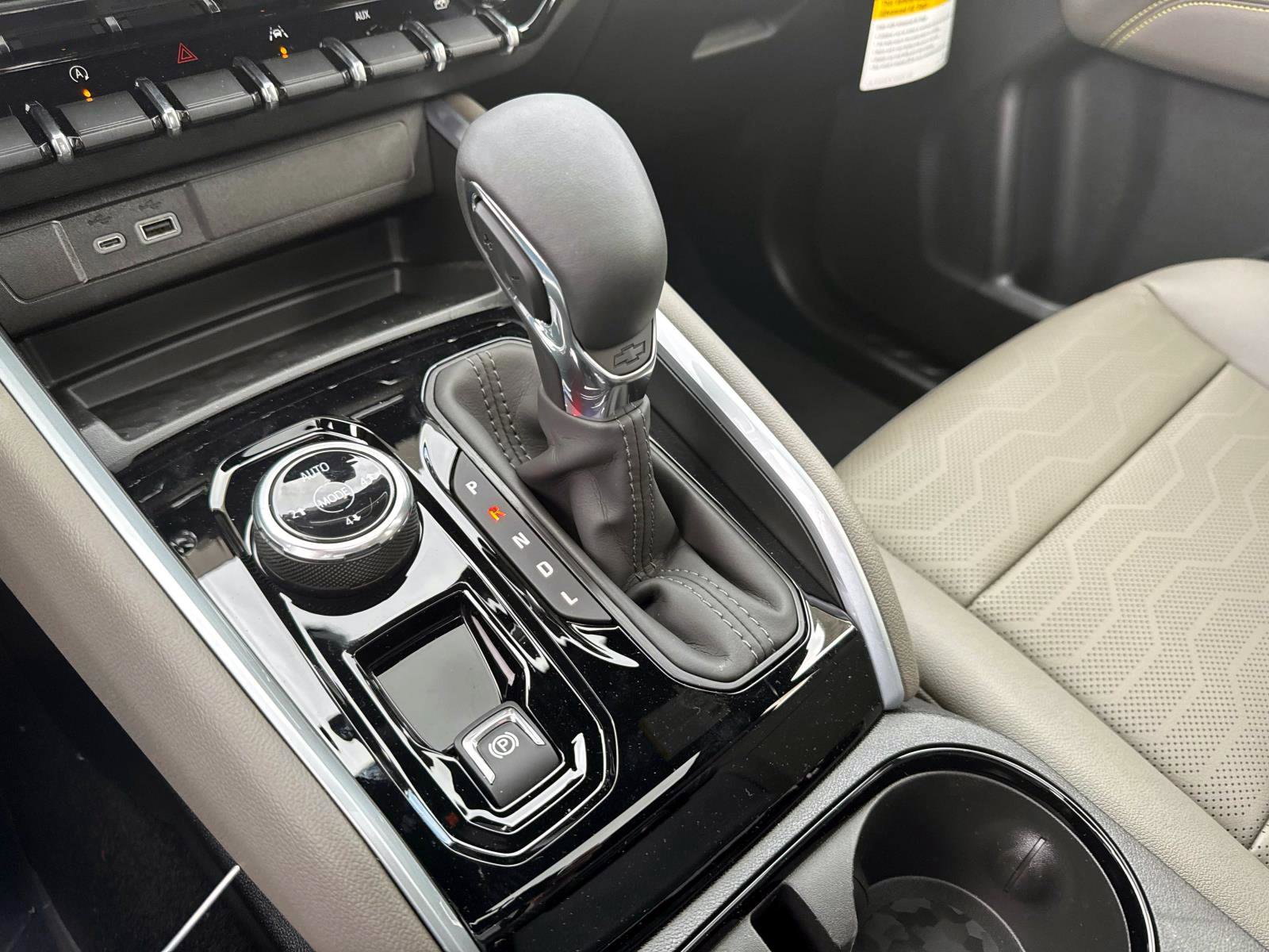 New 2026 Chevrolet Colorado ZR2 w/ Technology Package image 27