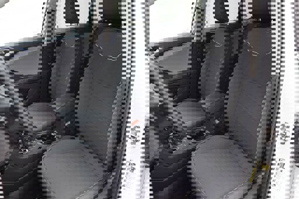 Used 2024 Volkswagen Taos SE image 15