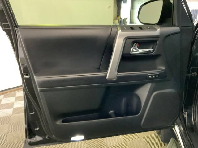 Used 2016 Toyota 4Runner Limited AWD/4WD image 16