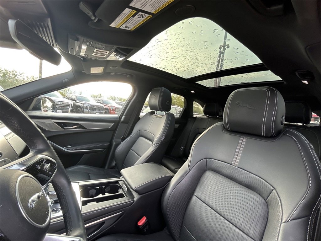 Used 2024 Jaguar F-PACE R-Dynamic S image 13