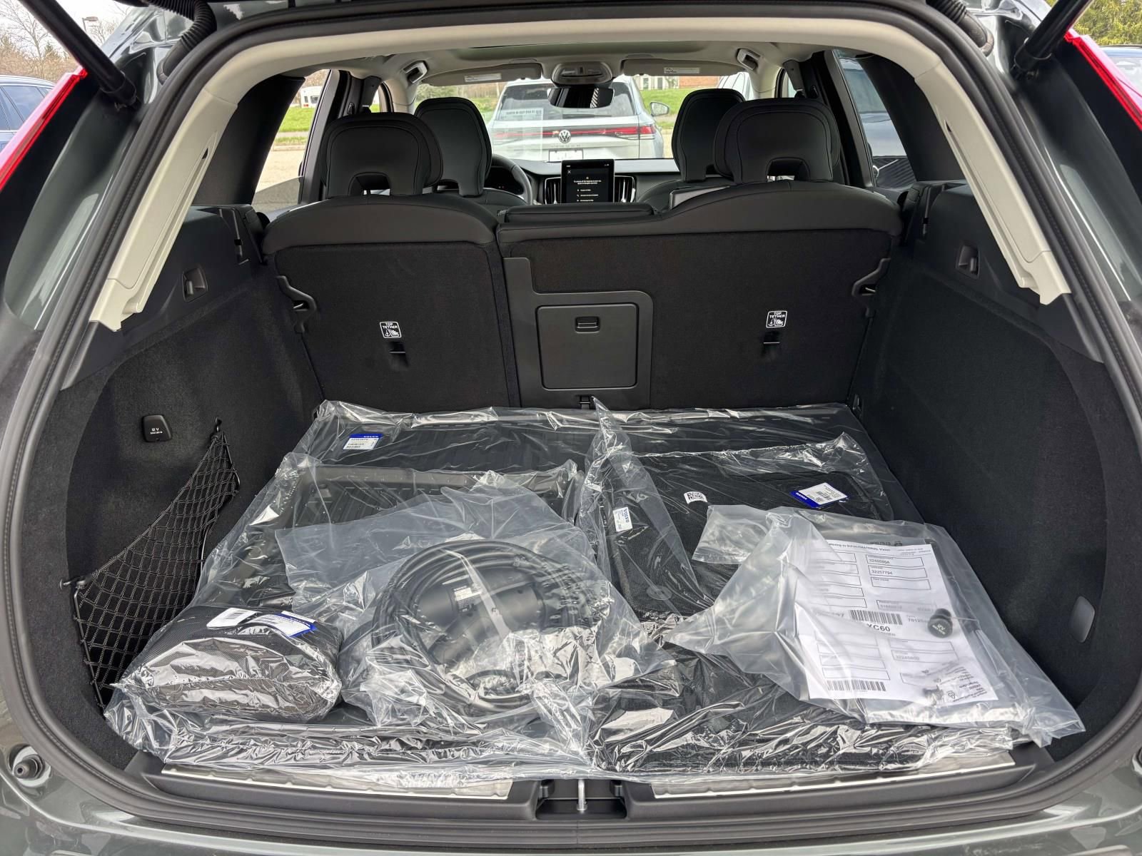 New 2026 Volvo XC60 T8 Plus w/ Protection Package Premier AWD/4WD image 9