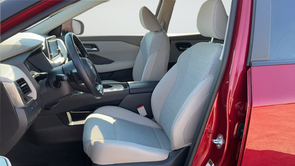 Used 2023 Nissan Rogue SV FWD image 17