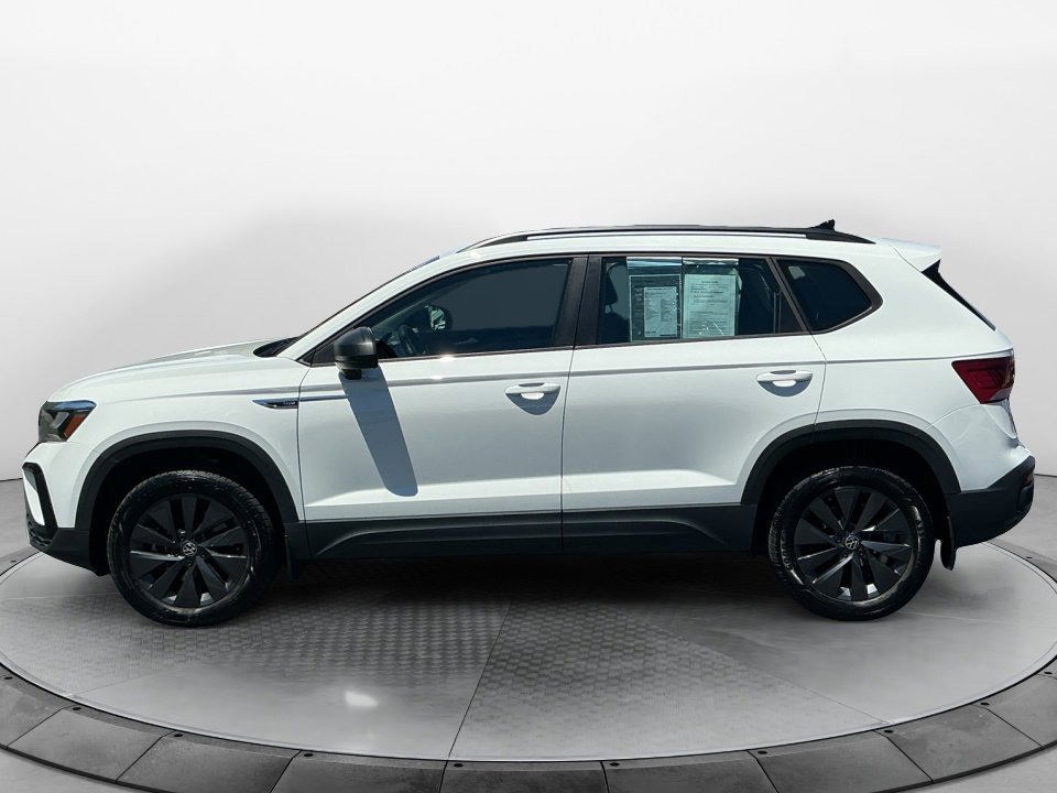Certified 2024 Volkswagen Taos S FWD image 4