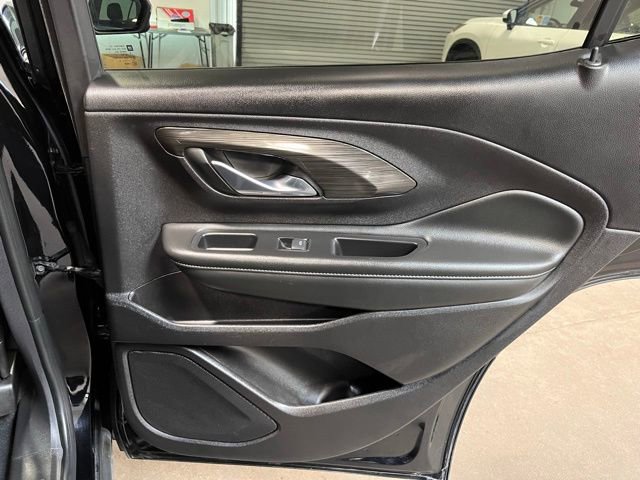 Used 2024 GMC Terrain SLT image 13