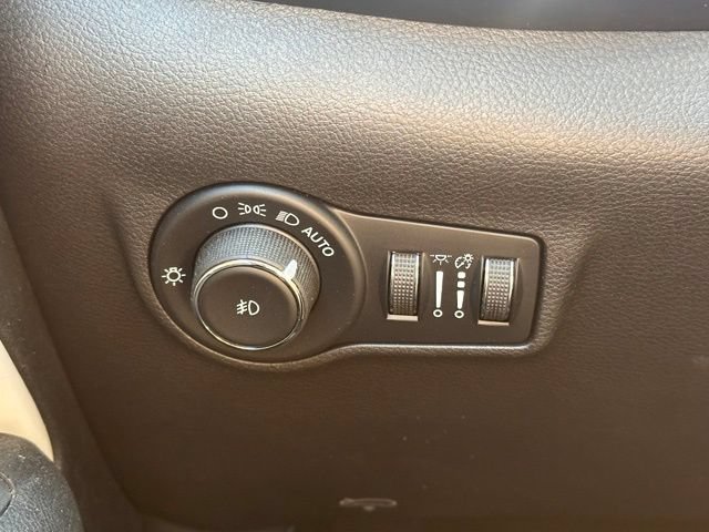 Used 2023 Jeep Compass Limited AWD/4WD image 17