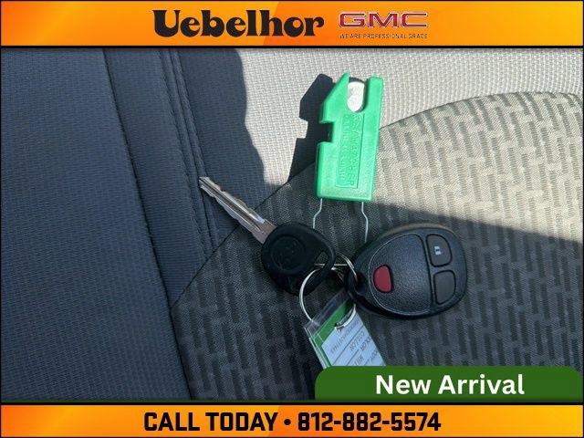 Used 2011 Chevrolet Traverse LS FWD image 33