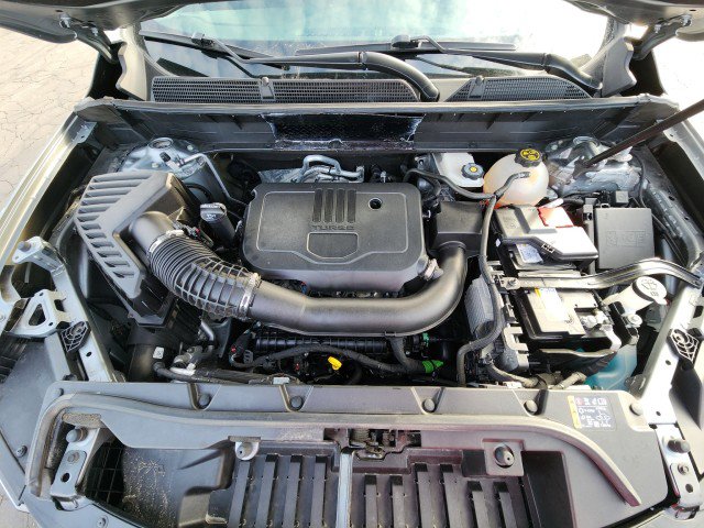 Used 2023 GMC Acadia SLE w/ Driver Convenience Package image 12