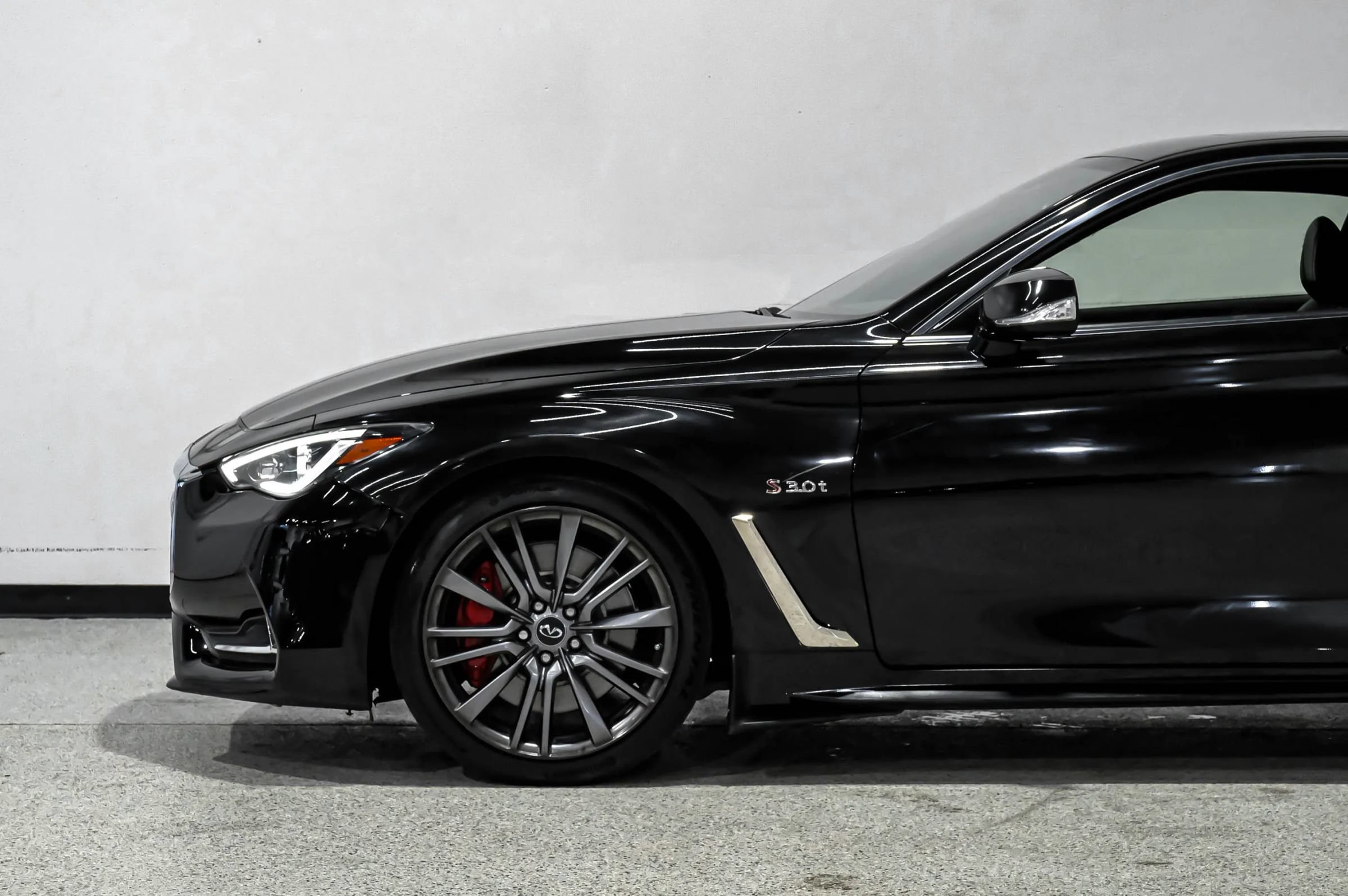 Used 2017 INFINITI Q60 Red Sport 400 RWD image 10