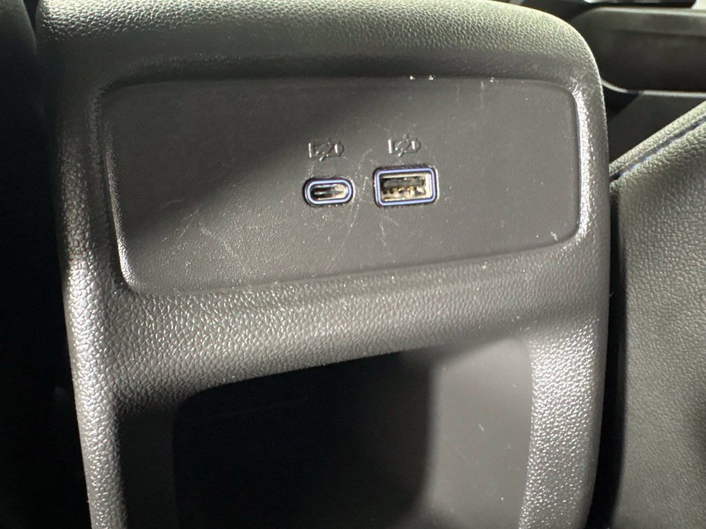 Used 2025 Chevrolet Trax LT FWD image 36