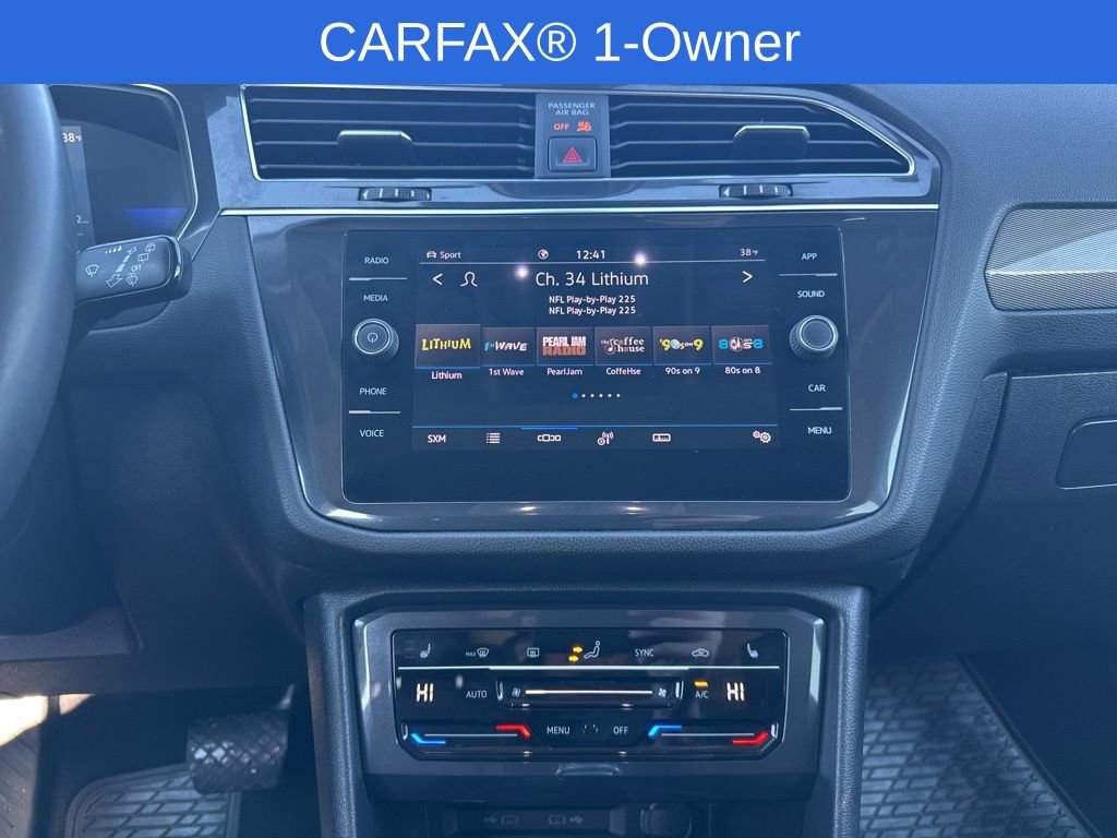 Used 2022 Volkswagen Tiguan SE image 18