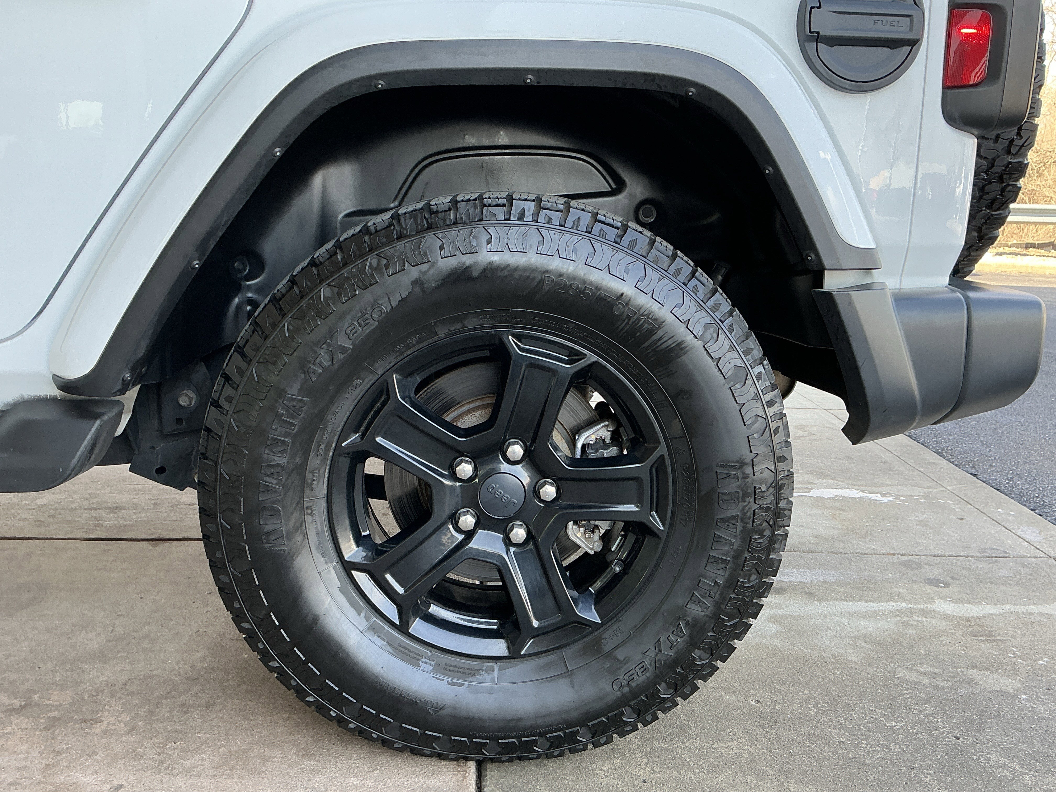 Used 2019 Jeep Wrangler Unlimited Sahara image 27