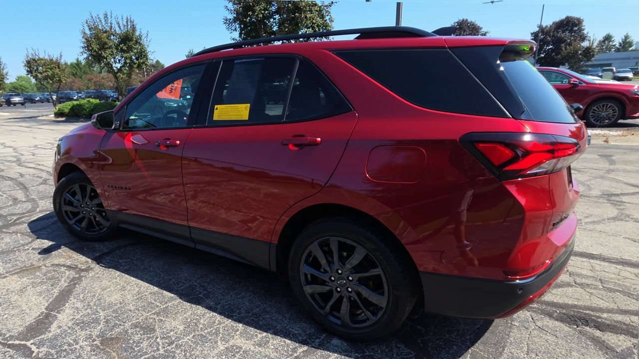Used 2022 Chevrolet Equinox RS w/ Infotainment Package FWD image 6