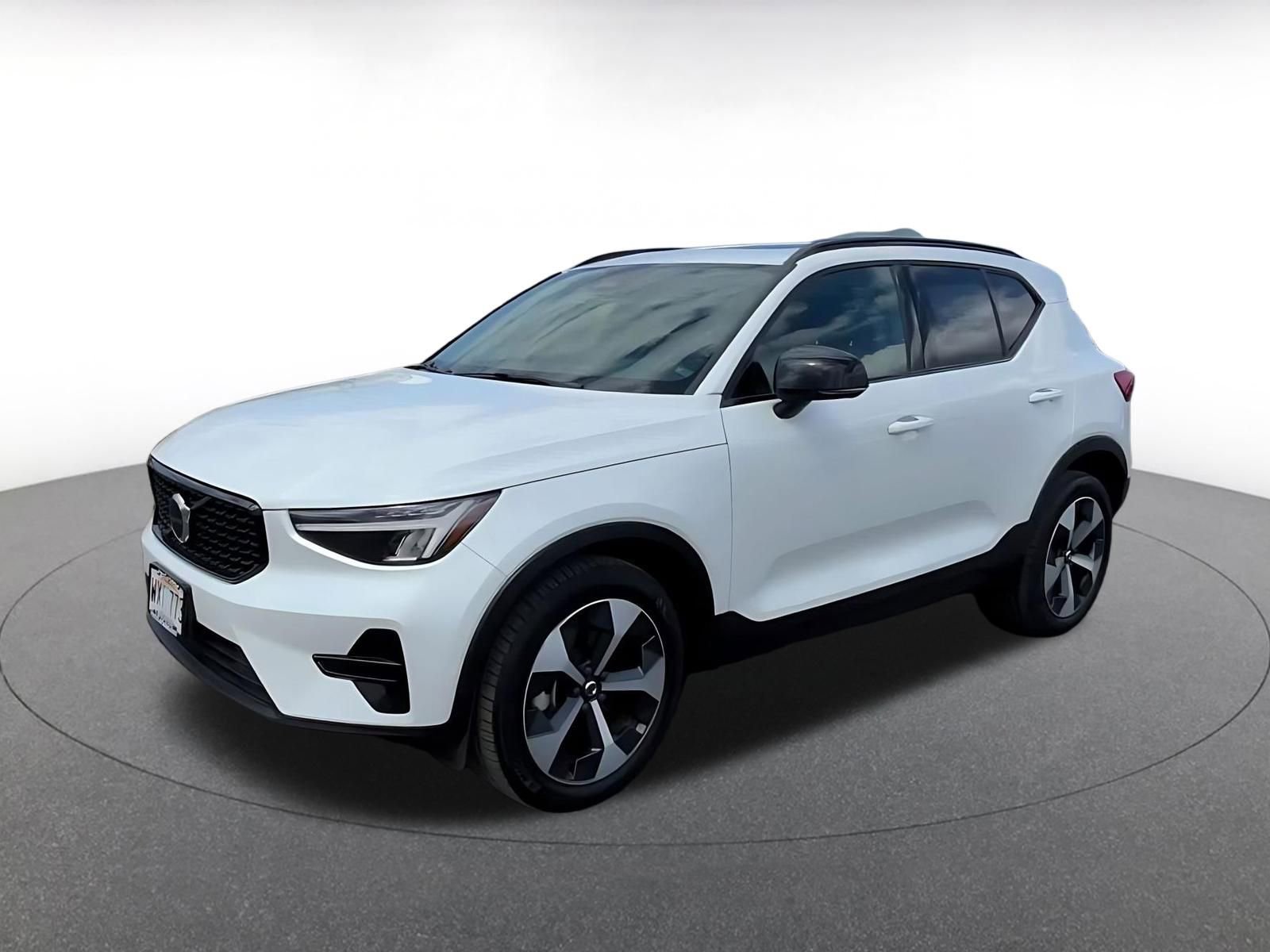 Used 2024 Volvo XC40 B5 Core AWD/4WD image 8